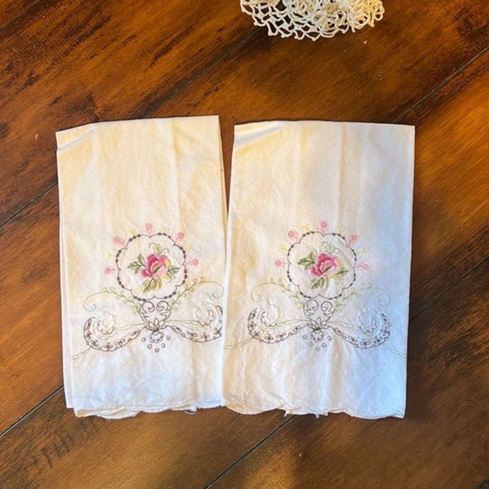 Vintage embroidered linen tea towel